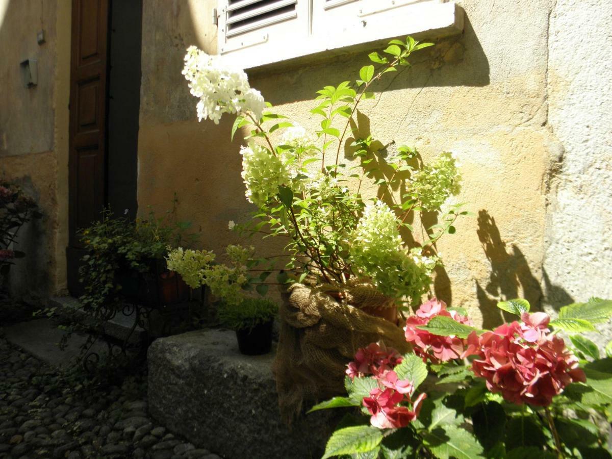 Al vicolo del Gallo Varallo Esterno foto