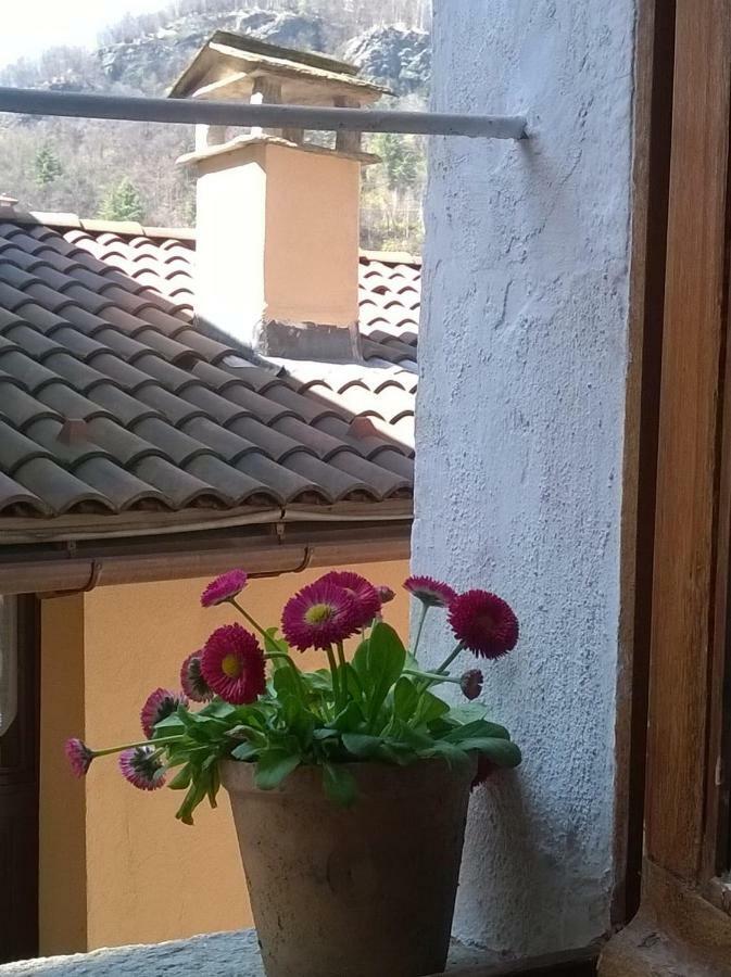 Al vicolo del Gallo Varallo Esterno foto